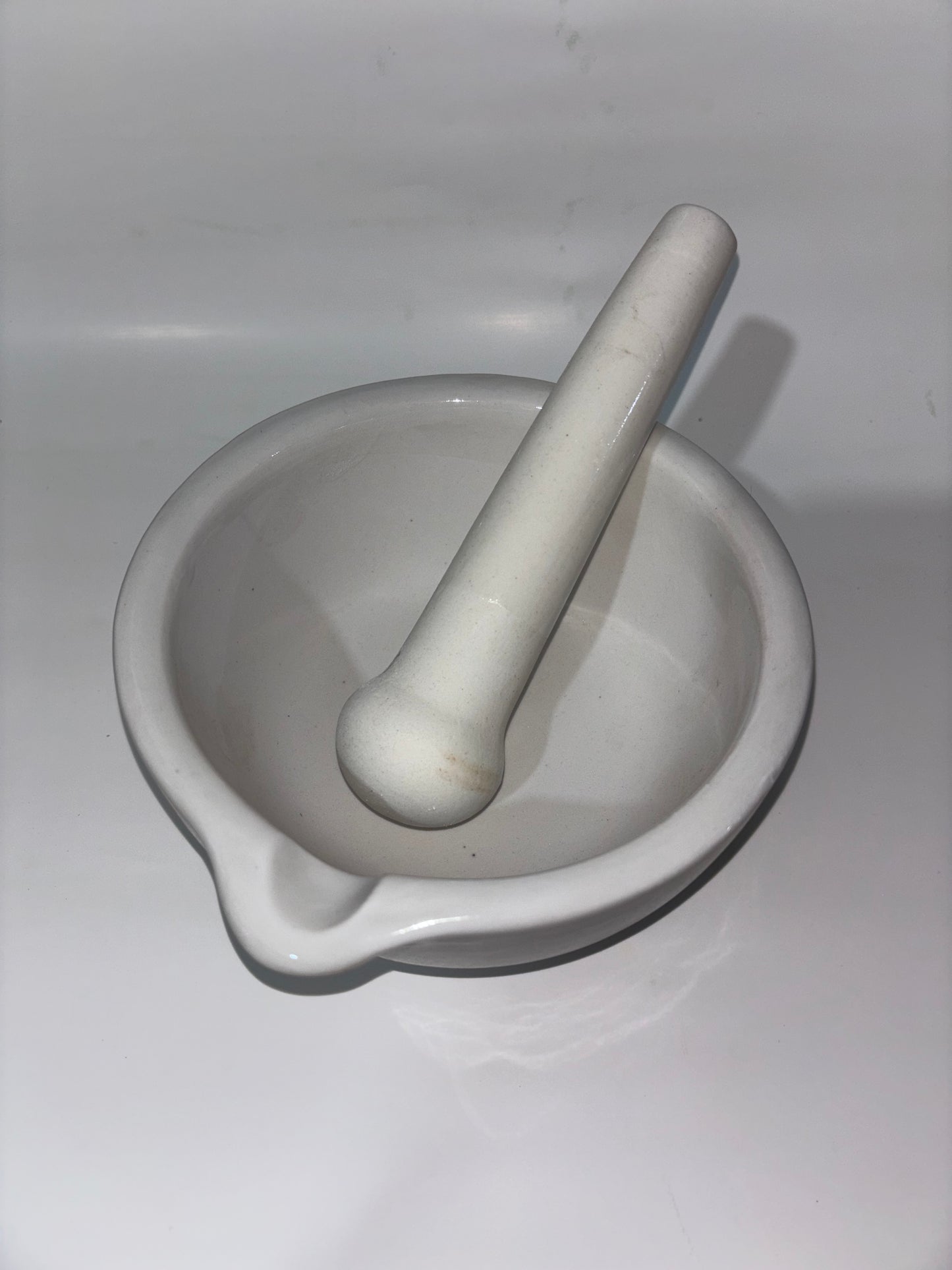 Mortier en porcelaine